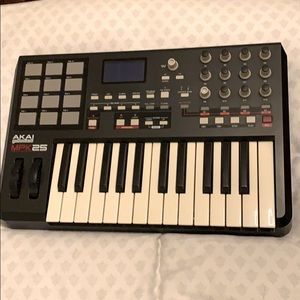 Akai Profesional MPK25 MIDI keyboard